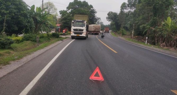 2名司機受傷！大貨車彎道未減速靠右行駛與北海一大型汽車相撞！